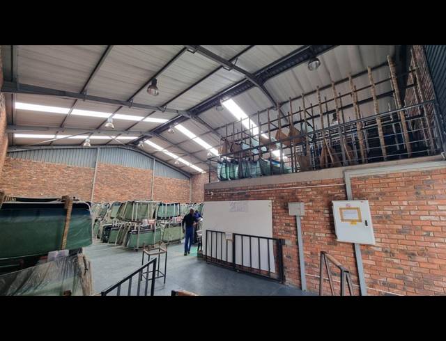 366M² WAREHOUSE TO LET IN JET PARK